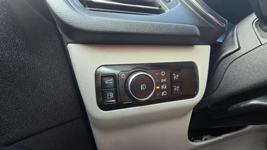 2023 Ford Escape | Photo 14 of 35