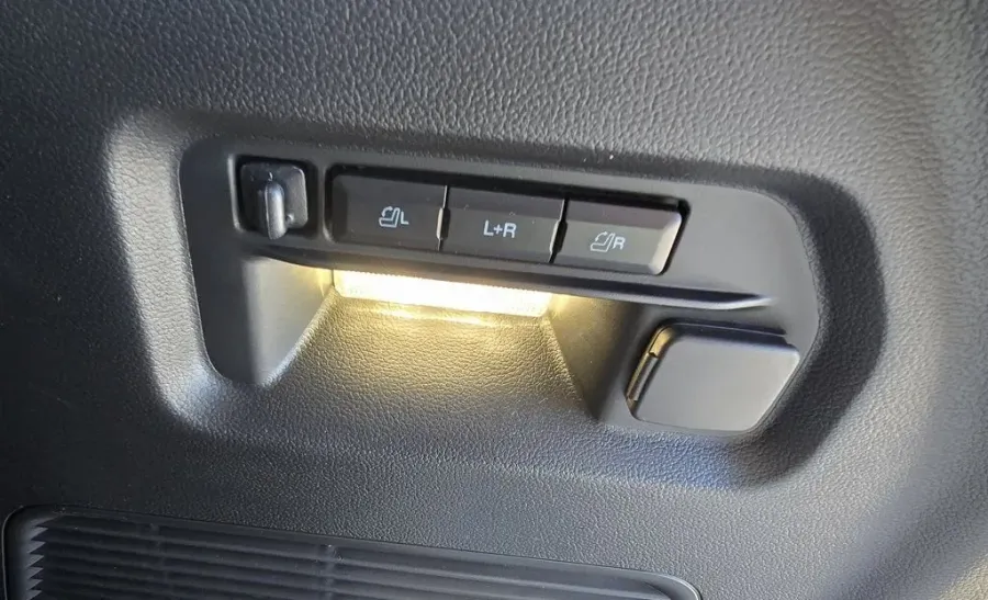 2026 Ford Explorer | Photo 9 of 34