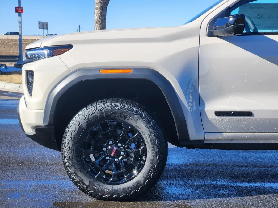 2026 GMC Canyon 4WD Elevation | Photo 4 of 20