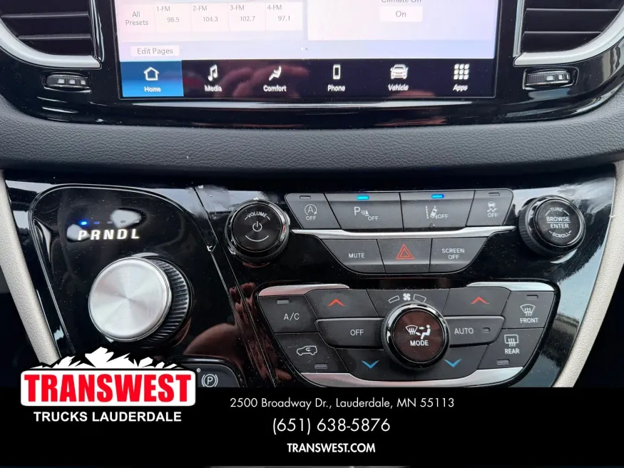 2024 Chrysler Pacifica Touring L | Photo 13 of 24