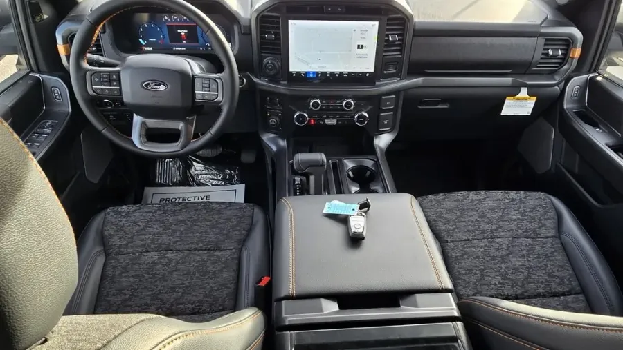 2025 Ford F-150 | Photo 26 of 30