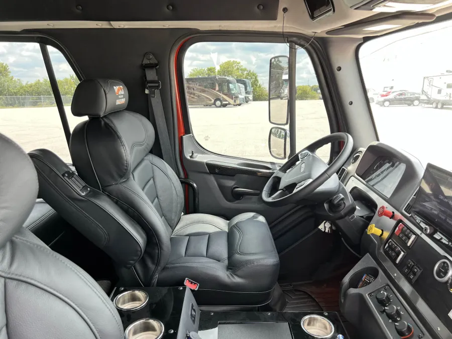 2024 Freightliner M2 106 Bolt | Photo 21 of 34