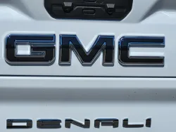 2026 GMC Sierra 2500HD Denali Ultimate | Thumbnail Photo 10 of 25