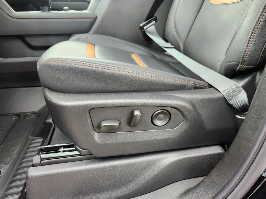 2026 GMC Sierra 1500 AT4 | Photo 9 of 31