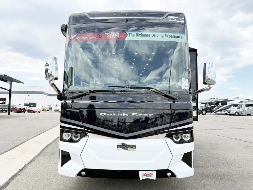 2026 Newmar Dutch Star 4369 | Photo 26 of 34