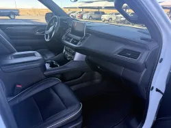 2024 GMC Yukon XL SLT | Thumbnail Photo 13 of 20