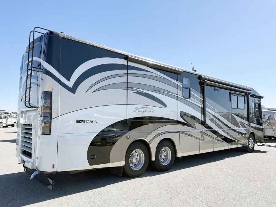 2012 Itasca Ellipse 42QD | Photo 19 of 32