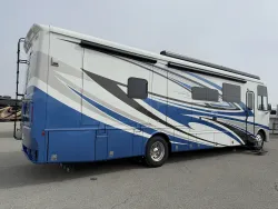 2022 Newmar Canyon Star 3722 | Thumbnail Photo 17 of 28