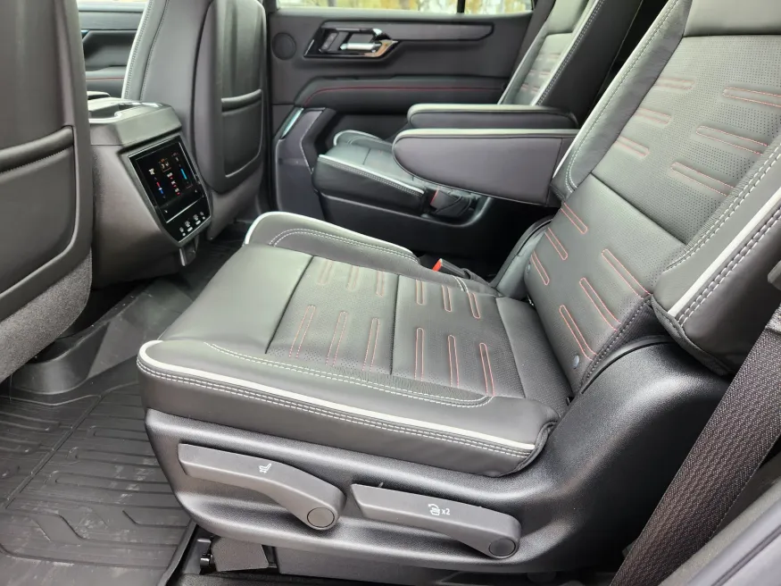 2026 GMC Yukon AT4 Ultimate | Photo 10 of 33