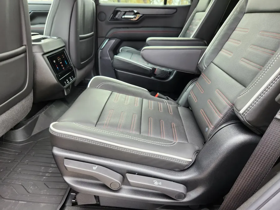 2026 GMC Yukon AT4 Ultimate | Photo 10 of 33