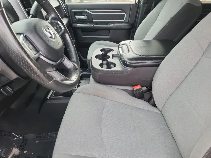 2024 RAM 3500 Chassis Cab SLT | Photo 8 of 22