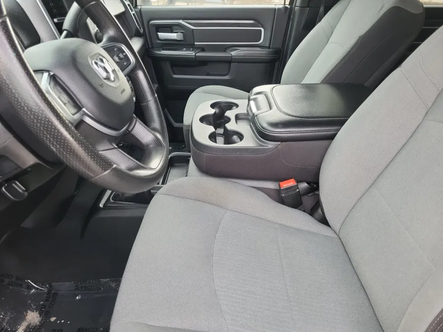 2024 RAM 3500 Chassis Cab SLT | Photo 8 of 22