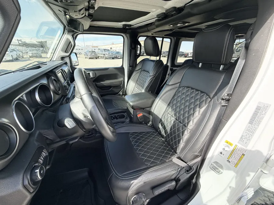 2018 Jeep Wrangler | Photo 5 of 21