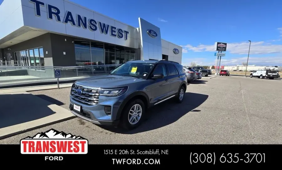 2025 Ford Explorer | Photo 30 of 30