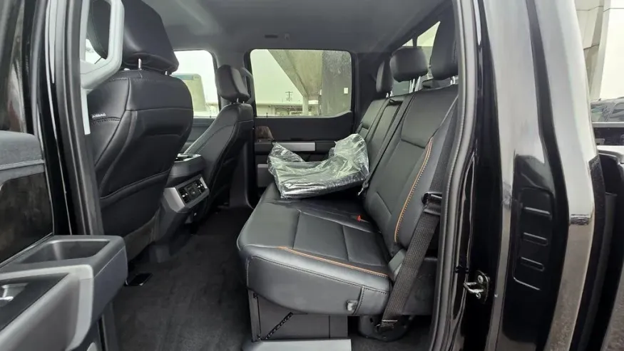 2026 Ford Super Duty F-250 | Photo 33 of 35