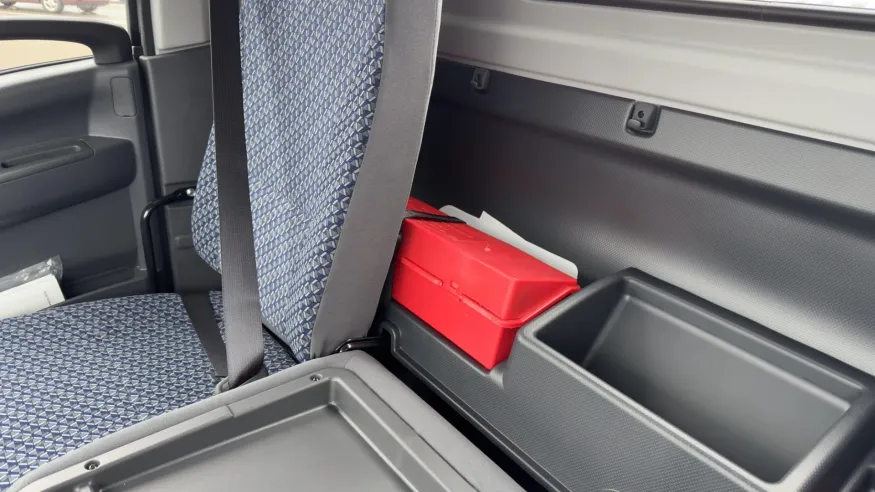 2025 Isuzu NRR GAS | Photo 19 of 21