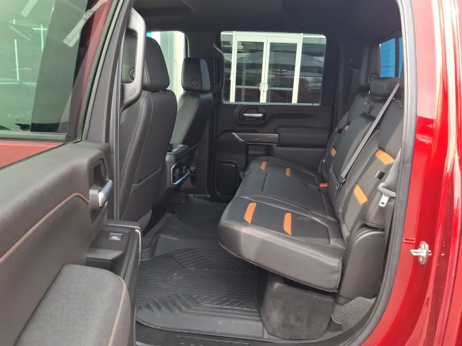 2022 GMC Sierra 2500HD AT4 | Photo 10 of 20