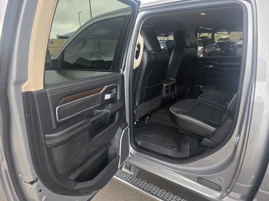 2022 RAM 3500 Laramie | Photo 11 of 28