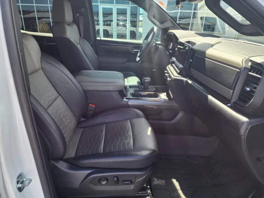 2023 Chevrolet Silverado 1500 ZR2 | Photo 21 of 33