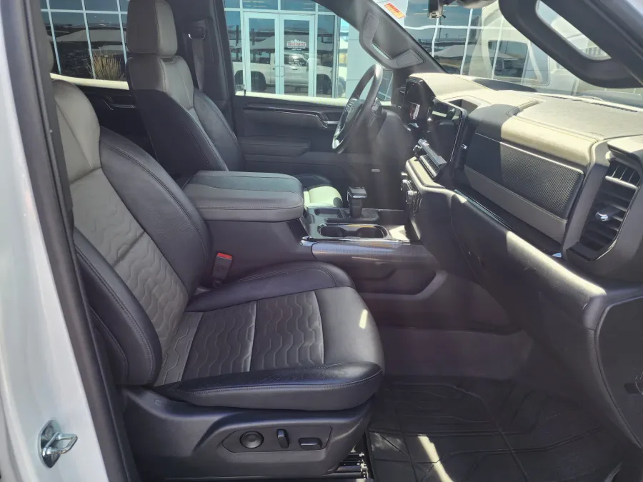 2023 Chevrolet Silverado 1500 ZR2 | Photo 21 of 33