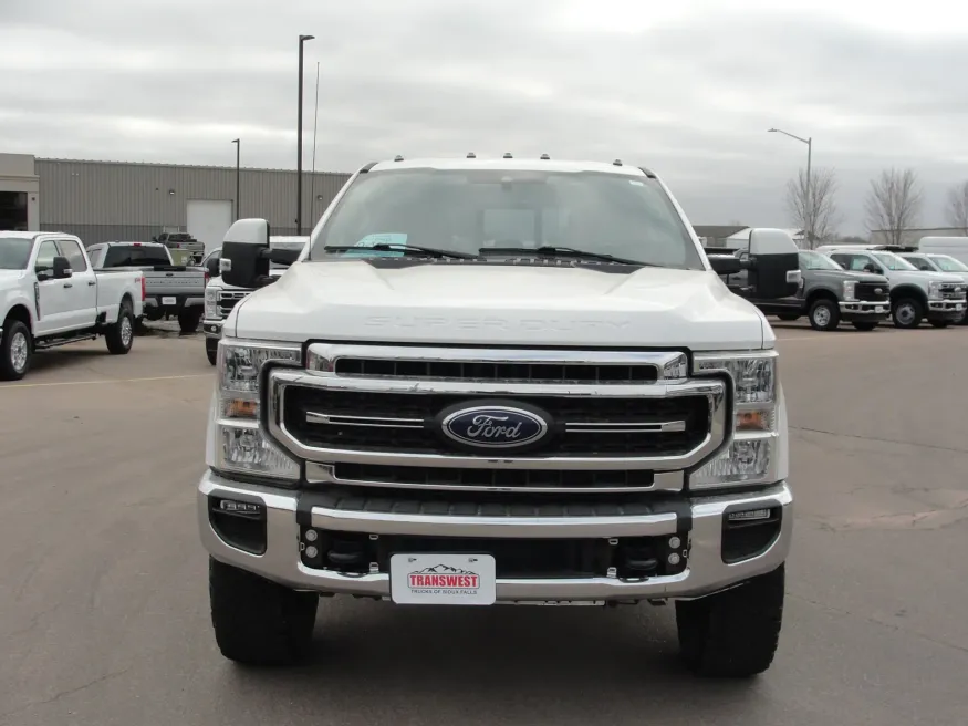 2020 Ford Super Duty F-350 Lariat | Photo 15 of 38
