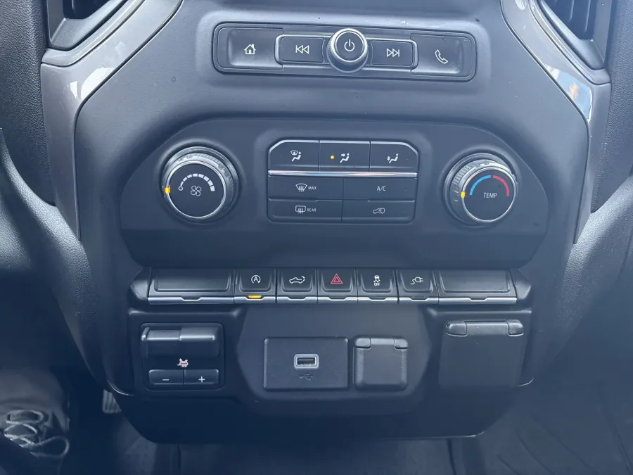 2020 Chevrolet Silverado 1500 Custom | Photo 15 of 18