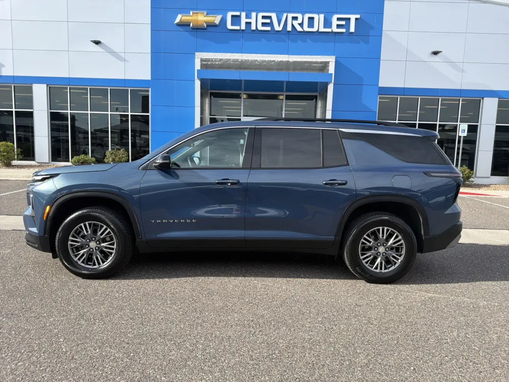 2025 Chevrolet Traverse AWD LT