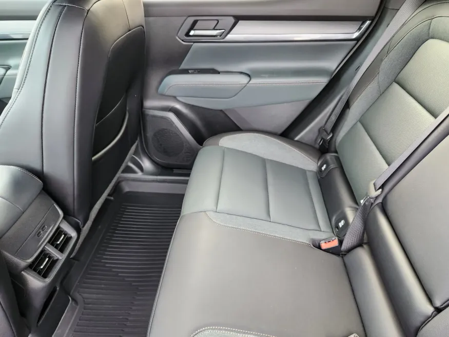 2026 GMC Terrain AT4 | Photo 18 of 23