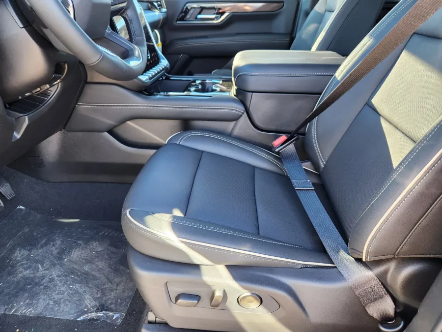 2026 GMC Yukon Elevation | Photo 8 of 30