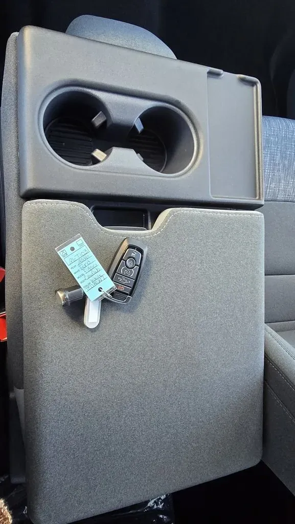 2026 Ford Super Duty F-350 | Photo 22 of 28