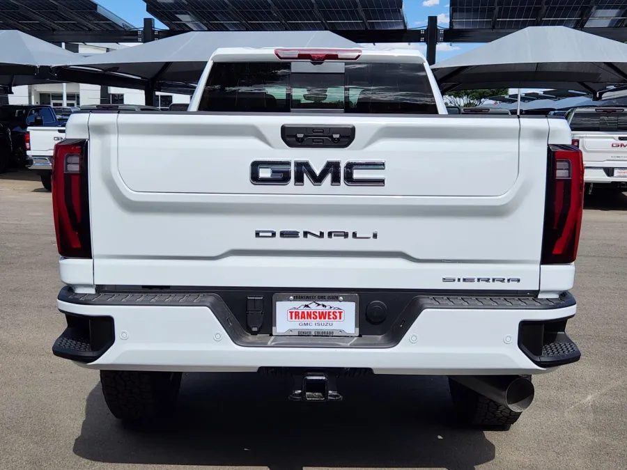2025 GMC Sierra 2500HD Denali Ultimate | Photo 12 of 31
