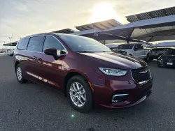 2023 Chrysler Pacifica Touring L | Thumbnail Photo 6 of 23