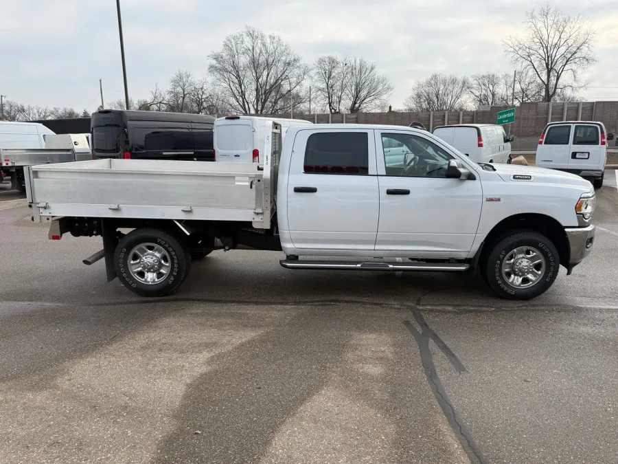2022 RAM 3500 Tradesman | Photo 15 of 21