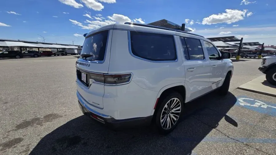 2022 Jeep Grand Wagoneer | Photo 7 of 45