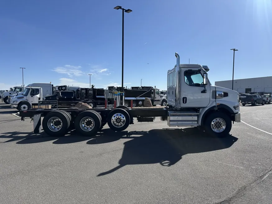 2025 Western Star 47X | Photo 4 of 14