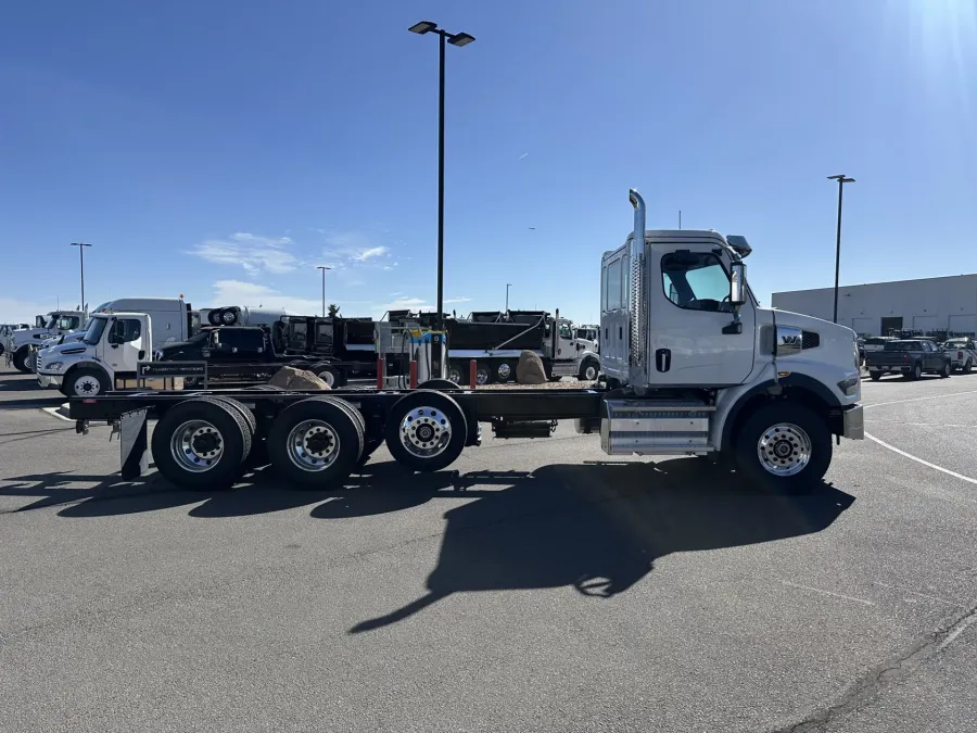 2025 Western Star 47X | Photo 4 of 14