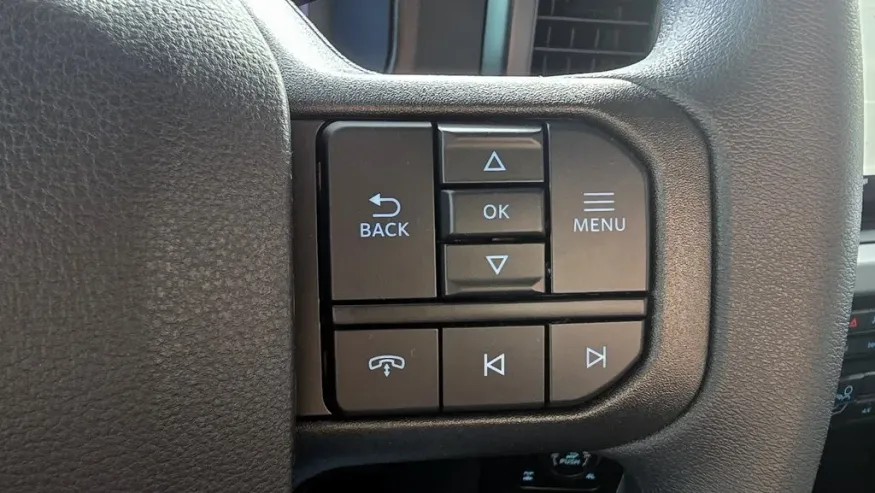 2026 Ford Super Duty F-350 | Photo 17 of 30