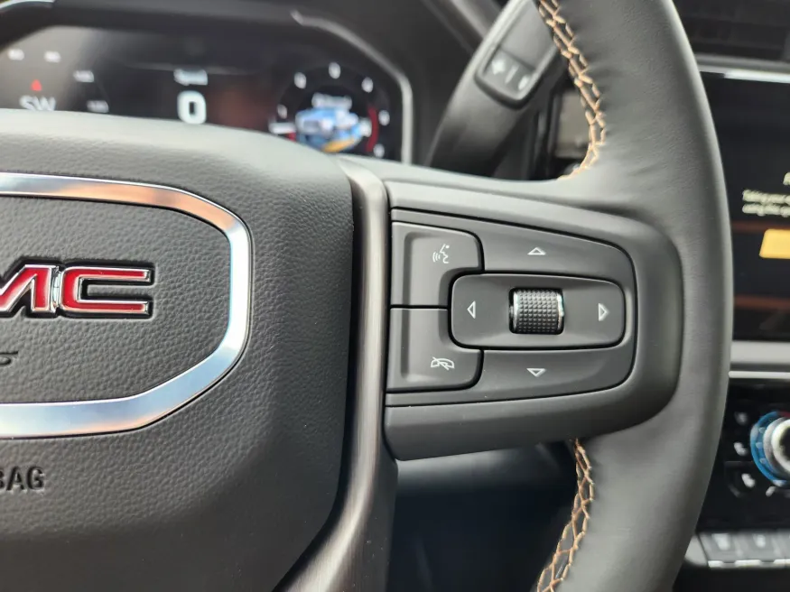 2025 GMC Sierra 2500HD AT4 | Photo 24 of 32