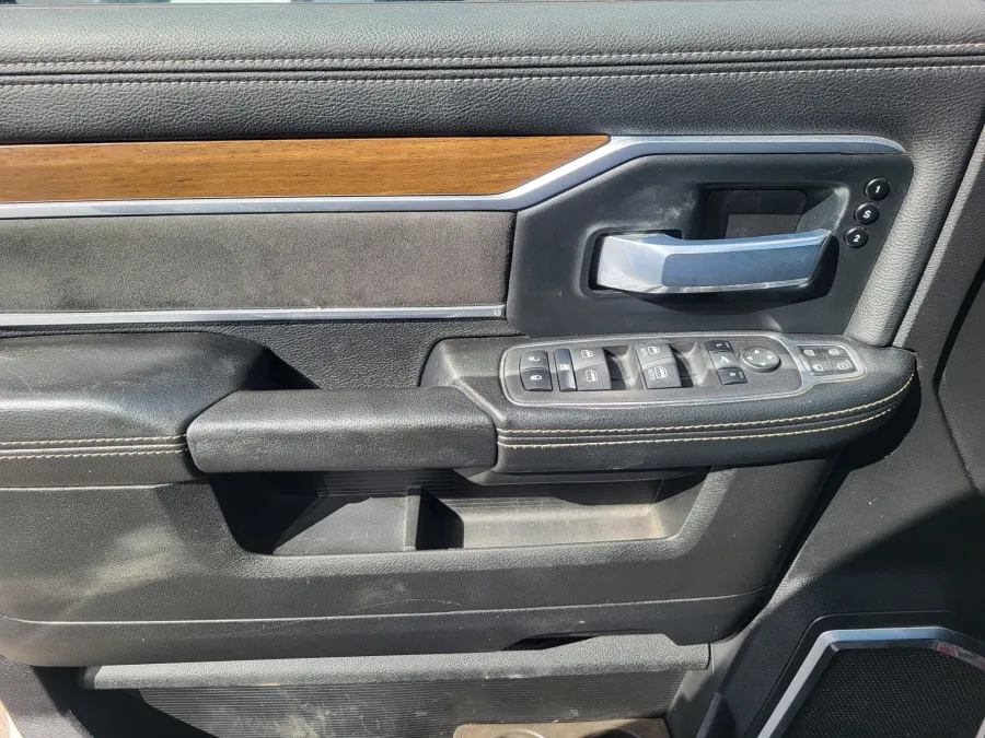 2024 RAM 2500 Laramie | Photo 18 of 24