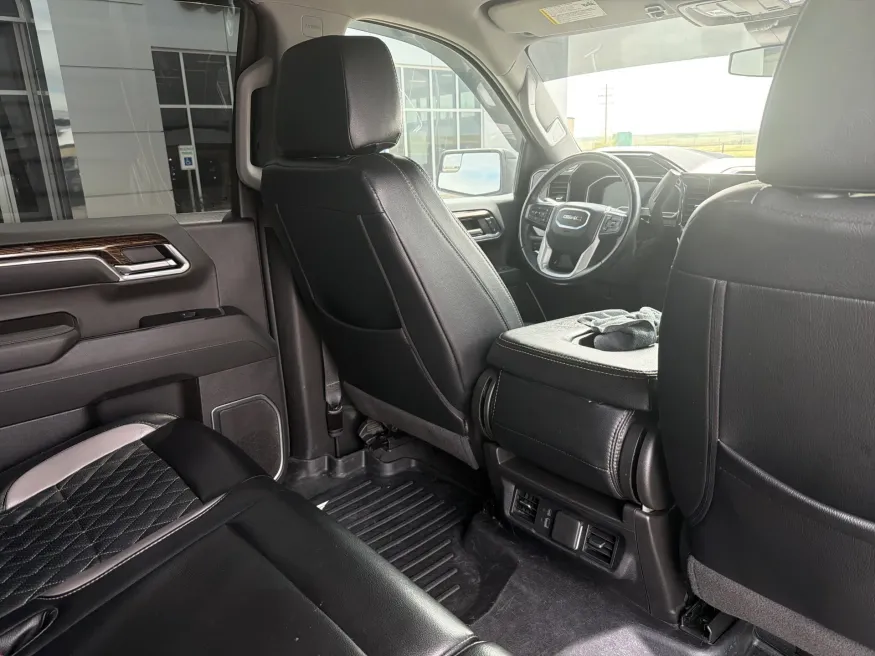 2024 GMC Sierra 1500 Elevation | Photo 10 of 22