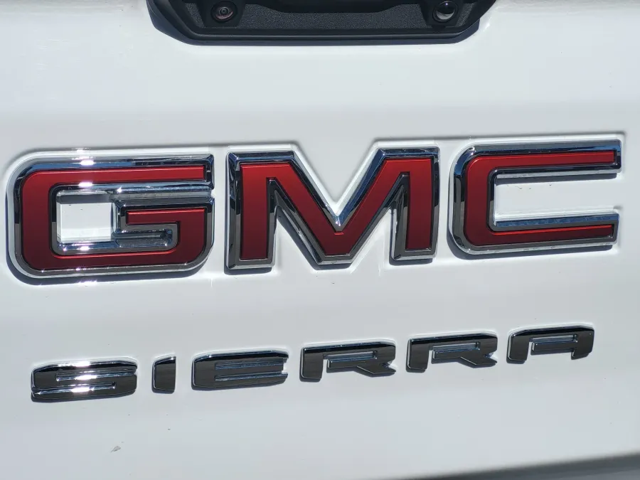 2026 GMC Sierra 3500HD SLT | Photo 10 of 24