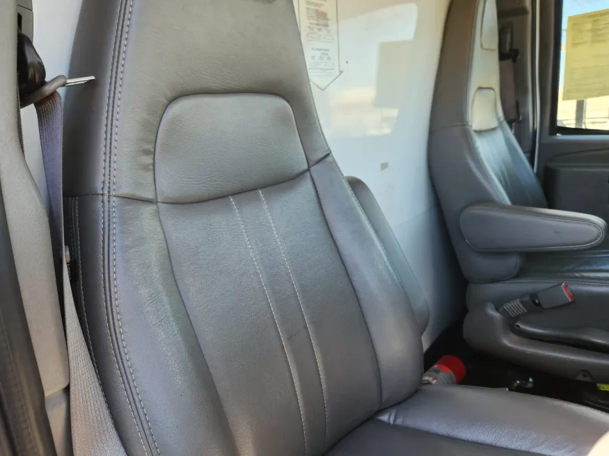 2022 GMC Savana Commercial Cutaway CUTWAY | Photo 9 of 20