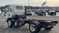 2024 Isuzu NRR | Thumbnail Photo 3 of 15