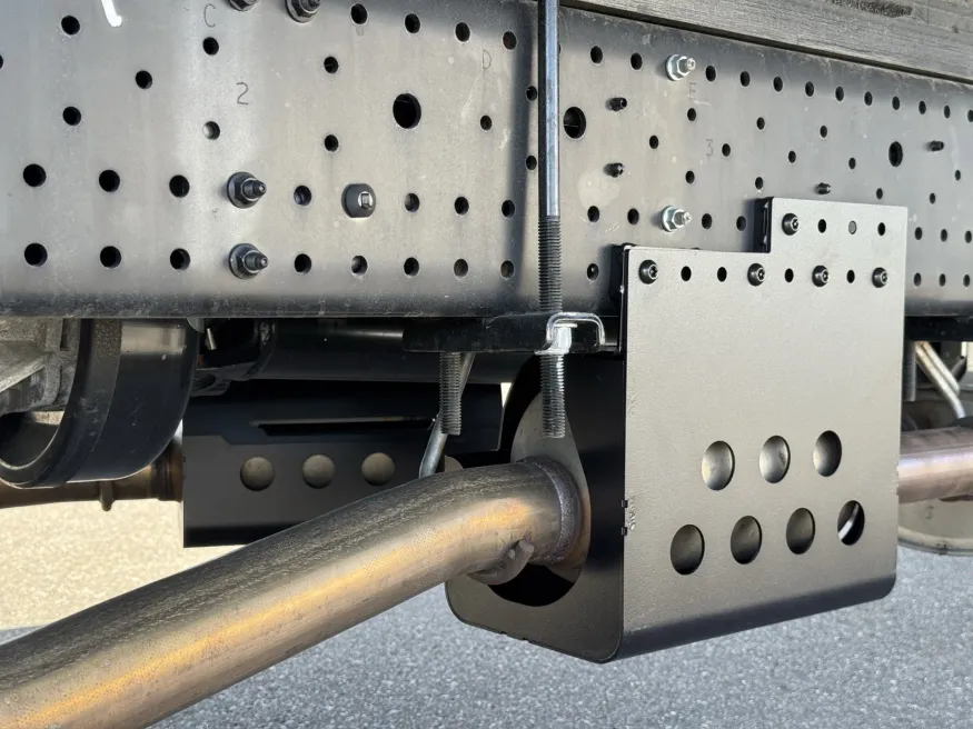 2025 Isuzu NRR | Photo 14 of 22