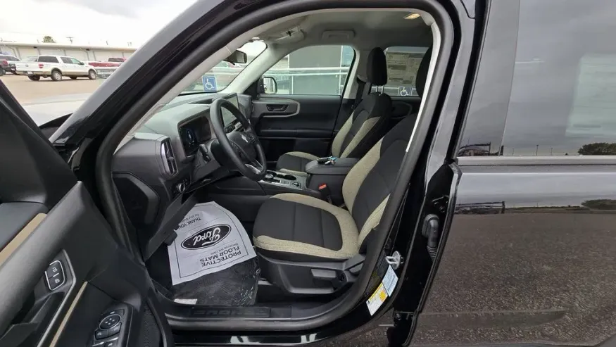 2025 Ford Bronco Sport | Photo 13 of 29