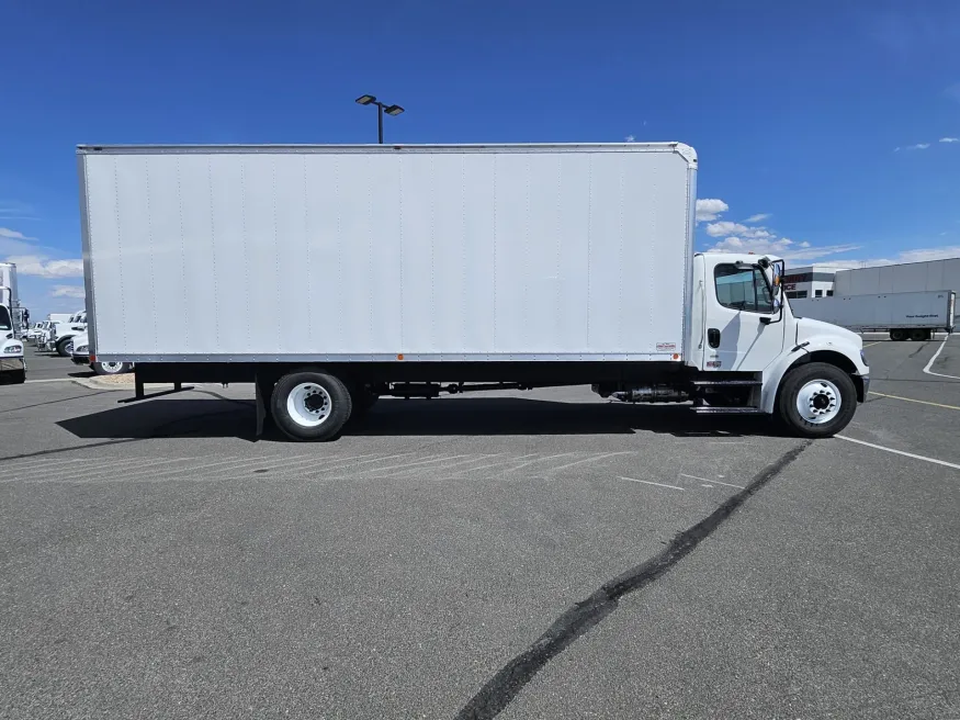 2025 Freightliner M2 106 | Photo 3 of 13