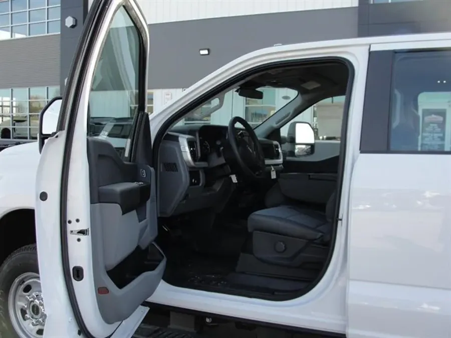 2026 Ford Super Duty F-350 XL | Photo 14 of 18