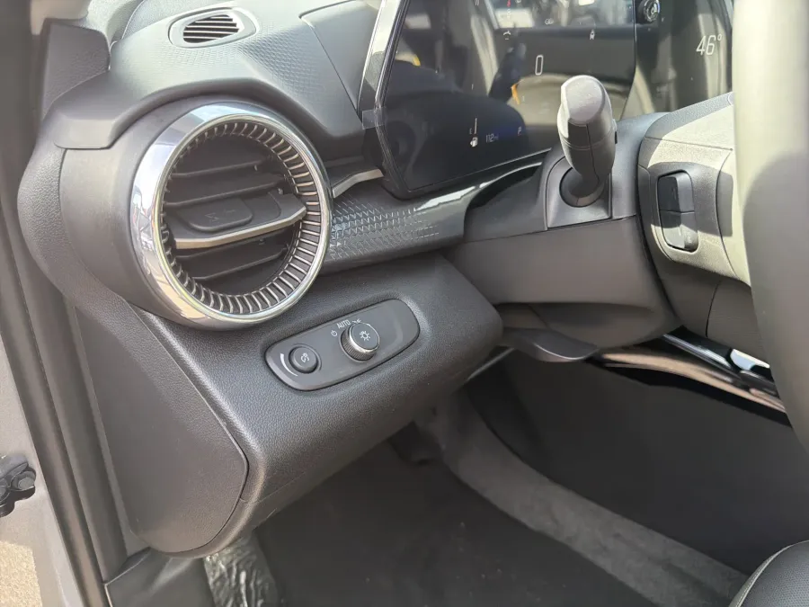2026 Chevrolet Trax ACTIV | Photo 12 of 19