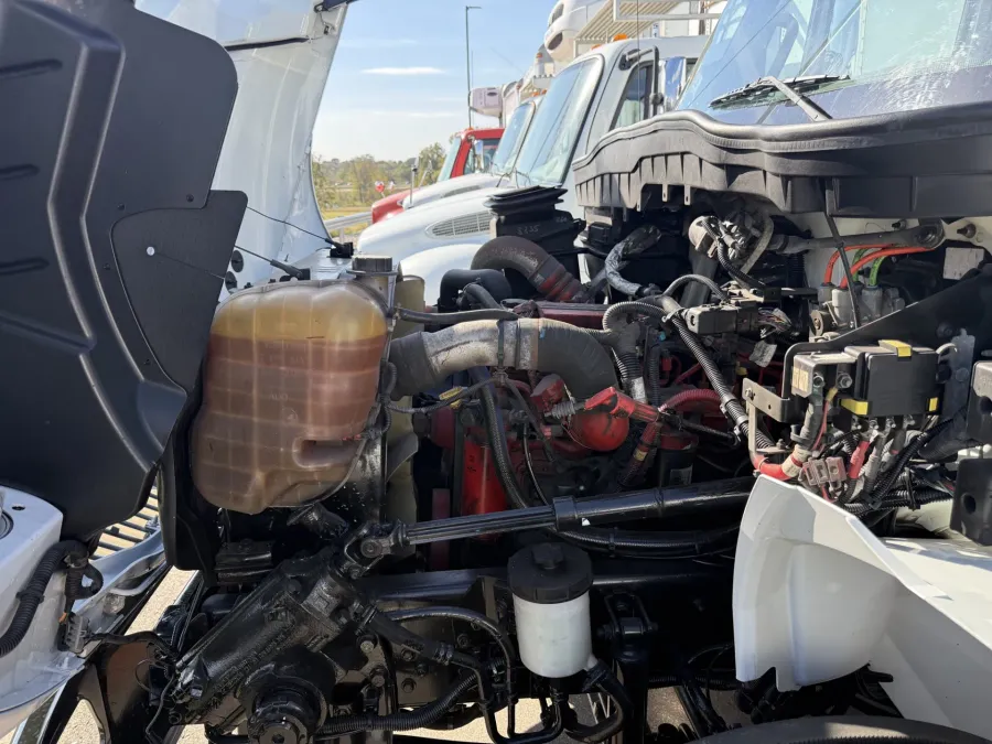 2016 International MA025 | Photo 22 of 23