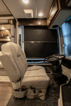 2024 Newmar Kountry Star 3709 | Thumbnail Photo 9 of 25